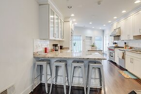 Rooftop Patio w/ View: Baltimore Retreat