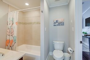 Rooftop Patio w/ View: Baltimore Retreat