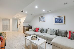 Rooftop Patio w/ View: Baltimore Retreat