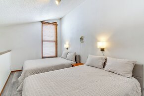 Ski-in/out Condo w/ Hot Tub & Balcony in Granby