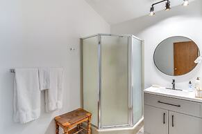 Ski-in/out Condo w/ Hot Tub & Balcony in Granby