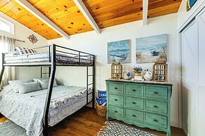 Lake Access, Fire Pit: Scenic Groveland Cottage!