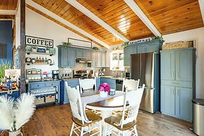 Lake Access, Fire Pit: Scenic Groveland Cottage!