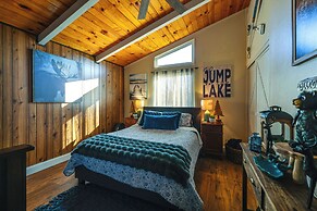 Lake Access, Fire Pit: Scenic Groveland Cottage!