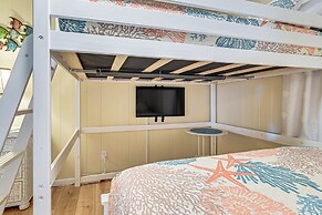 Waterfront Gem w/ Balcony in Garden City