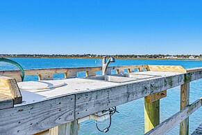 Waterfront Gem w/ Balcony in Garden City