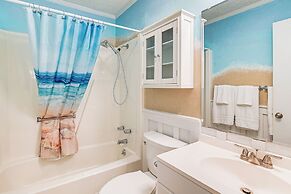 Waterfront Gem w/ Balcony in Garden City