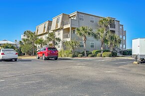 Waterfront Gem w/ Balcony in Garden City