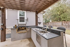 Pets Welcome: Home w/ Deck & Patio in Hockley!