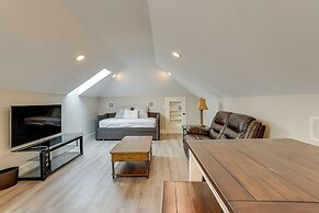 Pets Welcome: Home w/ Deck & Patio in Hockley!