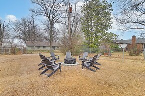 Near Shops & Eats: Vinita Home w/ Furnished Patio