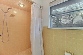 Near Shops & Eats: Vinita Home w/ Furnished Patio