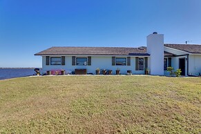 Riverfront Gem w/ Hot Tub & Pool in Port Charlotte