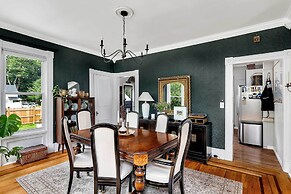 Spacious Home w/ Yard & Patio, 2 Mi to Dtwn Troy