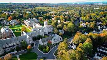 Spacious Home w/ Yard & Patio, 2 Mi to Dtwn Troy