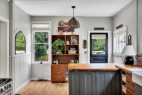 Spacious Home w/ Yard & Patio, 2 Mi to Dtwn Troy