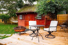 Spacious Home w/ Yard & Patio, 2 Mi to Dtwn Troy