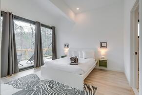 Hot Tub + Fire Pit: Modern North Carolina Retreat