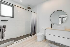 Hot Tub + Fire Pit: Modern North Carolina Retreat