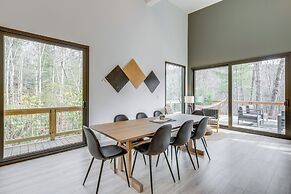 Hot Tub + Fire Pit: Modern North Carolina Retreat