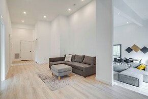 Hot Tub + Fire Pit: Modern North Carolina Retreat