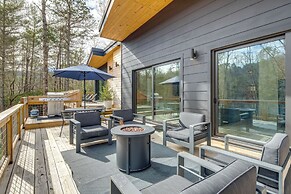 Hot Tub + Fire Pit: Modern North Carolina Retreat