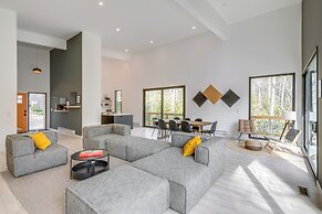 Hot Tub + Fire Pit: Modern North Carolina Retreat