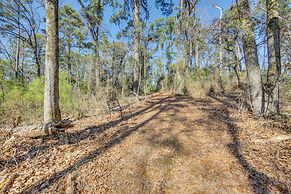 Winnsboro Tiny House w/ Trails, Yard Games & More!