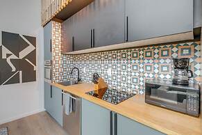 4 Mi to Downtown Brevard: Sleek Cabin w/ Deck