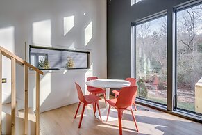 4 Mi to Downtown Brevard: Sleek Cabin w/ Deck