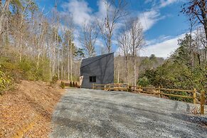 4 Mi to Downtown Brevard: Sleek Cabin w/ Deck