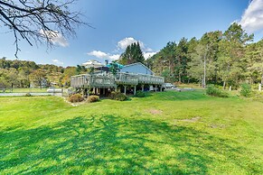Peaceful 1-acre Parksville Home: Large Deck & Yard