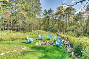 Peaceful 1-acre Parksville Home: Large Deck & Yard