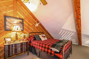 Deck & Fire Pit: Waterfront Cabin in Greers Ferry!