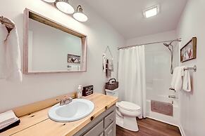 Covered Deck & Fire Pits: Cabin in Cashiers