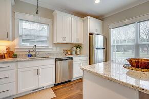 Near Parks & Lakes: Family-friendly Cleveland Home