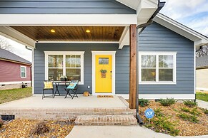 Near Parks & Lakes: Family-friendly Cleveland Home