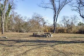 1 Mi to Boat Ramp: Peaceful Deal Island Home!