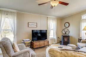 1 Mi to Boat Ramp: Peaceful Deal Island Home!