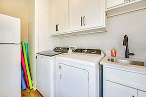 Nolin Lake Family Retreat: Deck, Fire Pit & Games!