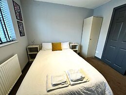 Leamington Spa-3 Bed-garden-pets-parking