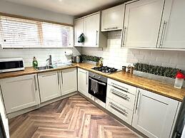 Leamington Spa-3 Bed-garden-pets-parking