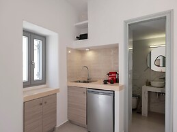 M M Parikia s Oldtown Studio