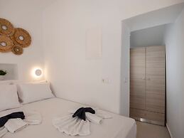 M M Parikia s Oldtown Studio