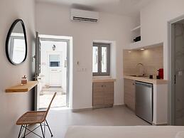 M M Parikia s Oldtown Studio