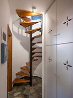 Elena s Traditional Dreamhouse