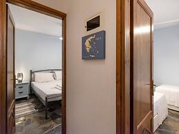 Elena s Traditional Dreamhouse