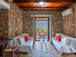 Elena s Traditional Dreamhouse