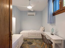 Elena s Traditional Dreamhouse