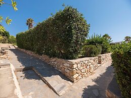 Elena s Traditional Dreamhouse